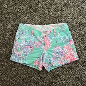 Lilly Pulitzer Callahan shorts in “Fansea”